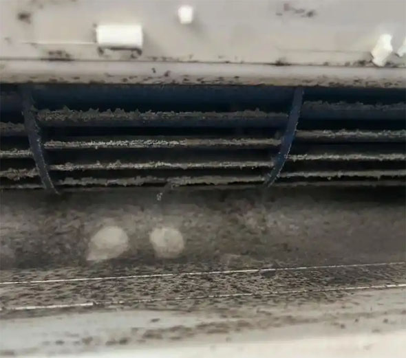 五营空调吹的风有股烧焦味是怎么回事